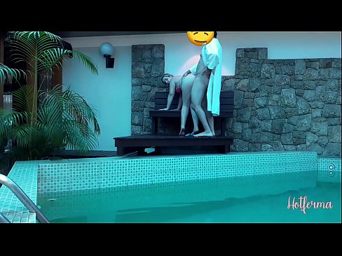 ❤️ El jefe invita a la criada a la piscina, pero no pudo resistirse a una caliente ❌ Porno en es.online4sex.ru ❌️